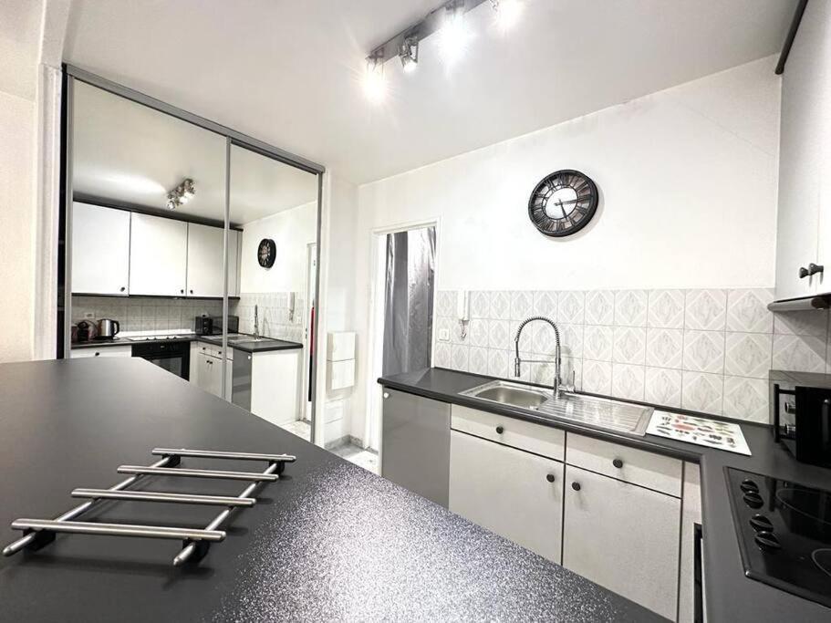 Beau Studio Centre Juan Les Pins A 300M Des Plages Antibes Zewnętrze zdjęcie